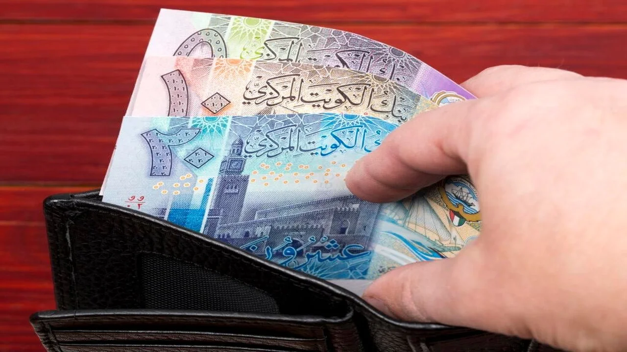تحديثات الصرف.. سعر الدينار الكويتي مقابل الجنيه المصري في تعاملات الإثنين بمصر